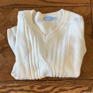 White Denver Hayes knitted sweater.